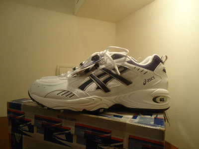 asics3.jpg